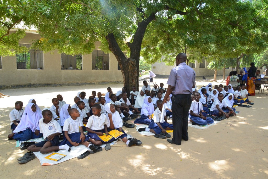 [UNDP]: Flood warnings via SMS and chalkboards in Dar es Salaam, Tanzania